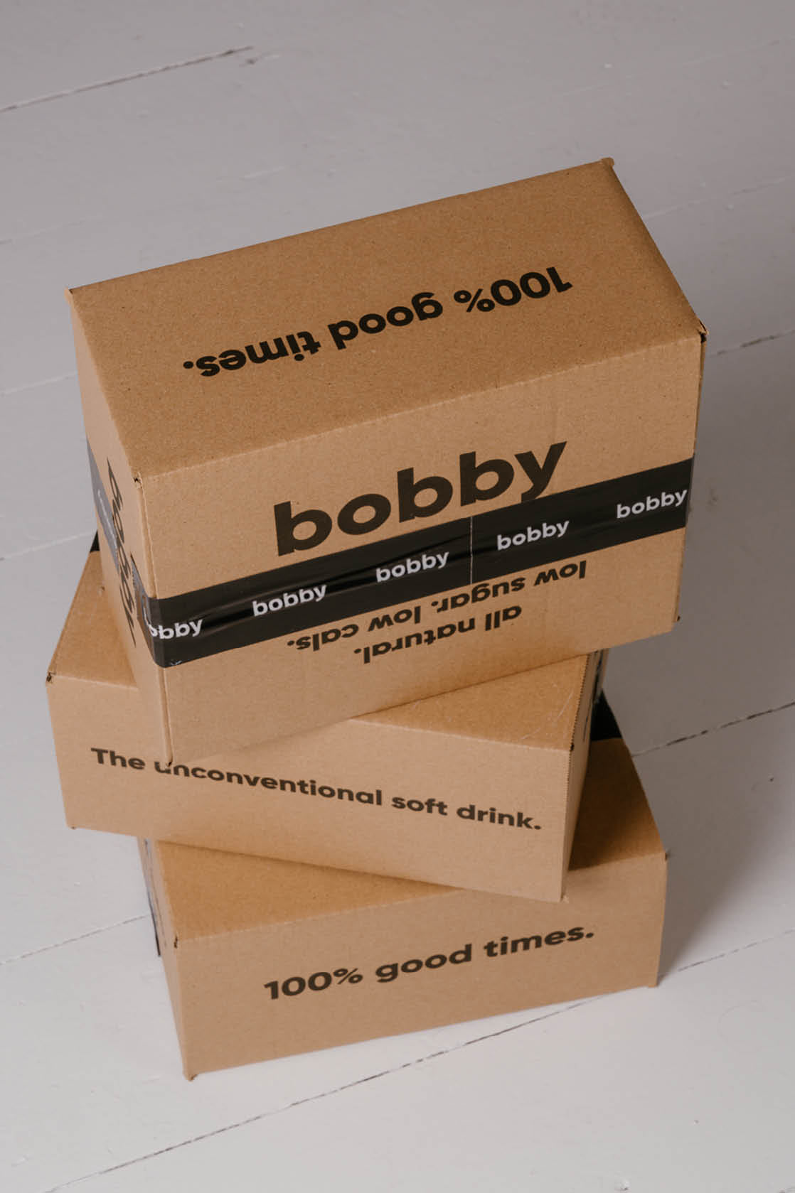 Bobby mixed packs which contain our best-selling cola flavours; traditional cola, cherry cola and vanilla cola Australian-made soft drinks, a better-for-you alternative to Coca Cola and Pepsi that is low in calories and sugar, vegan and filled with prebiotics to aid in gut digestion.